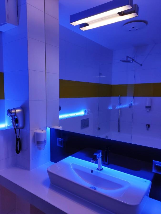 La Petite Apartments Гданск Екстериор снимка