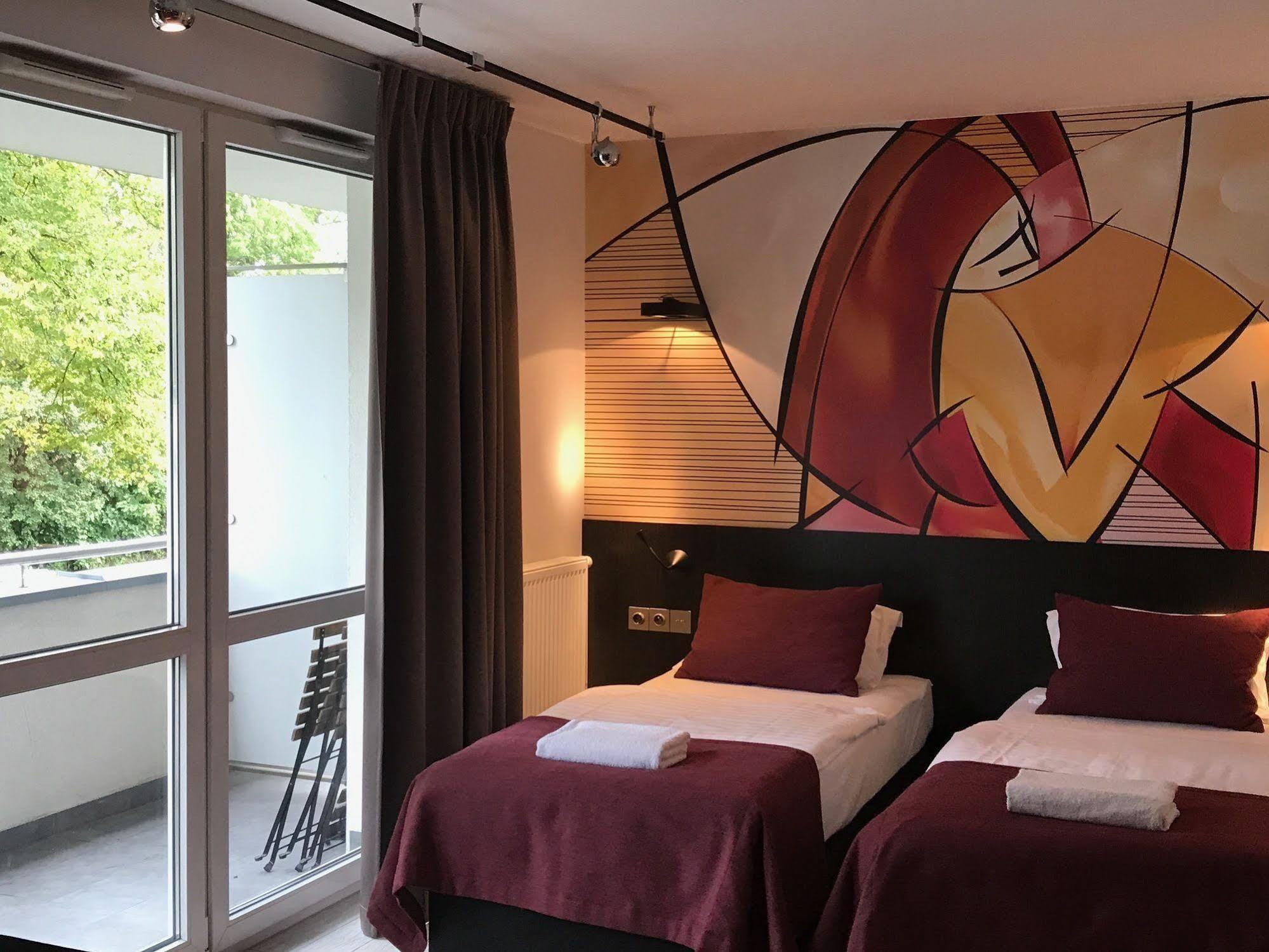 La Petite Apartments Гданск Екстериор снимка