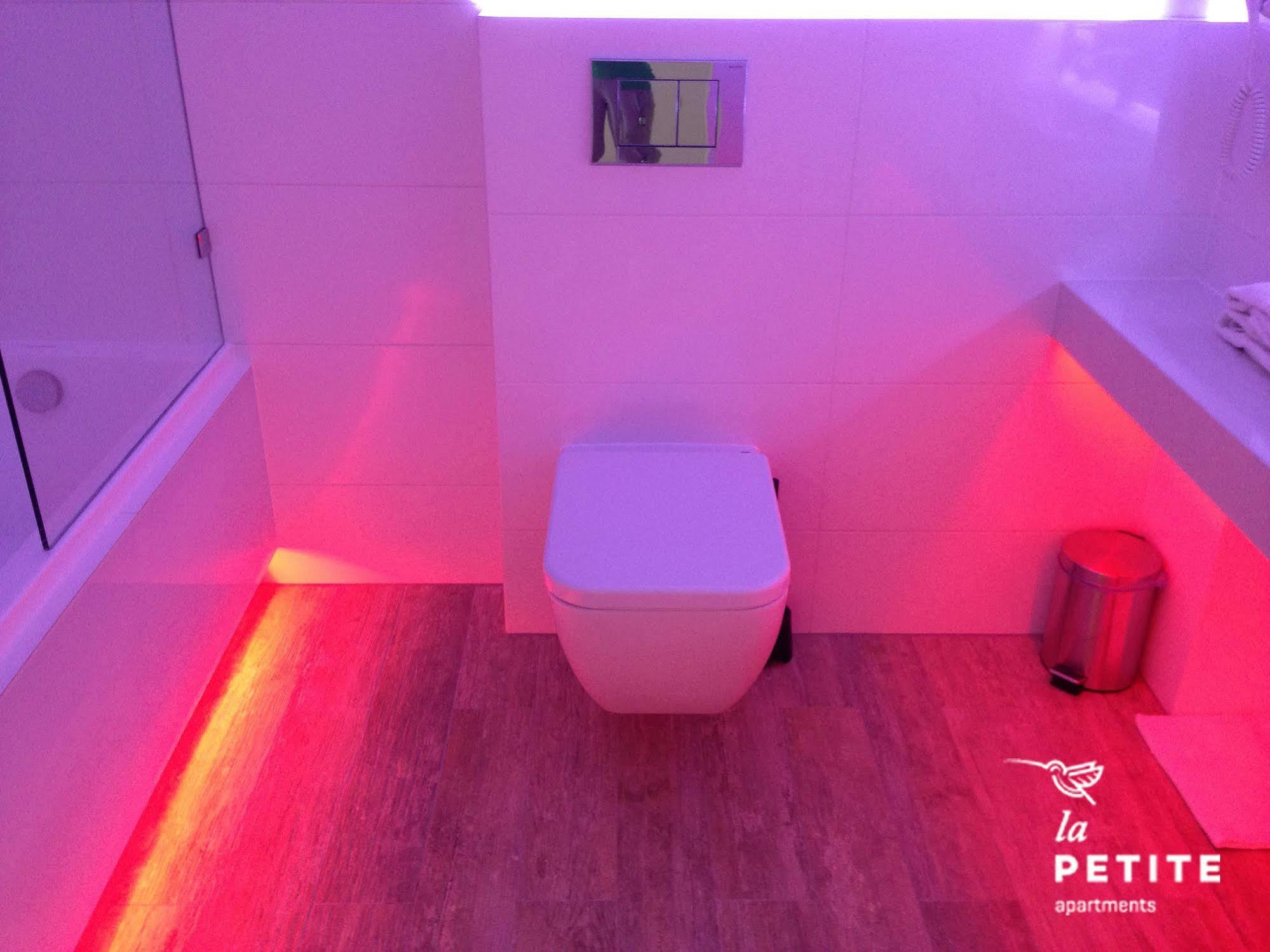 La Petite Apartments Гданск Екстериор снимка