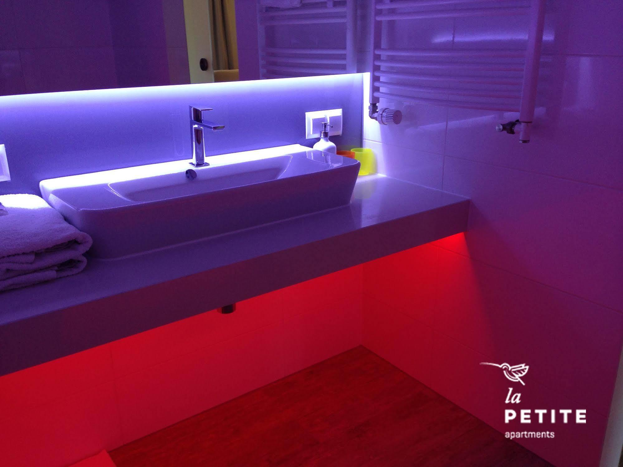La Petite Apartments Гданск Екстериор снимка